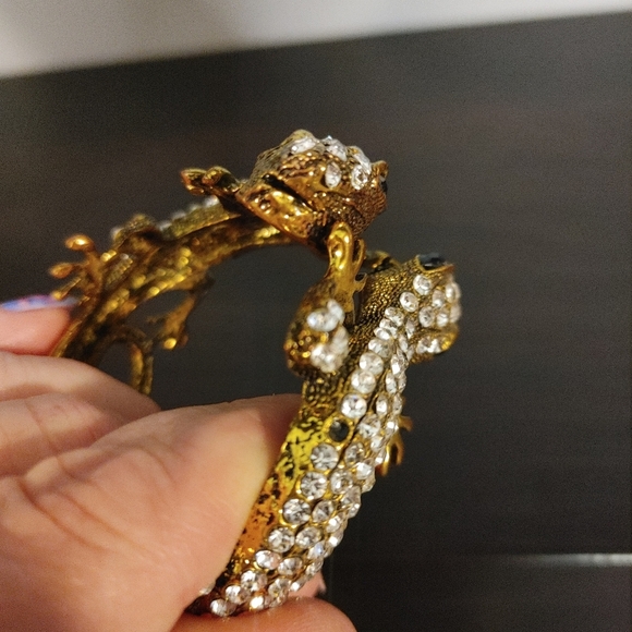 Gold and Silver Rhinestone Gecko Ornament - Picture 5 of 6